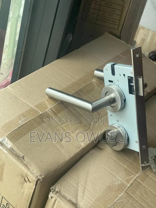 Stainless Steel Door Lock · Photo 1