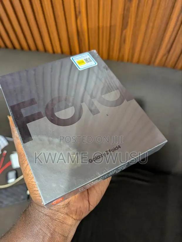 New Samsung Galaxy Z Fold4 512 GB Black · Photo 1