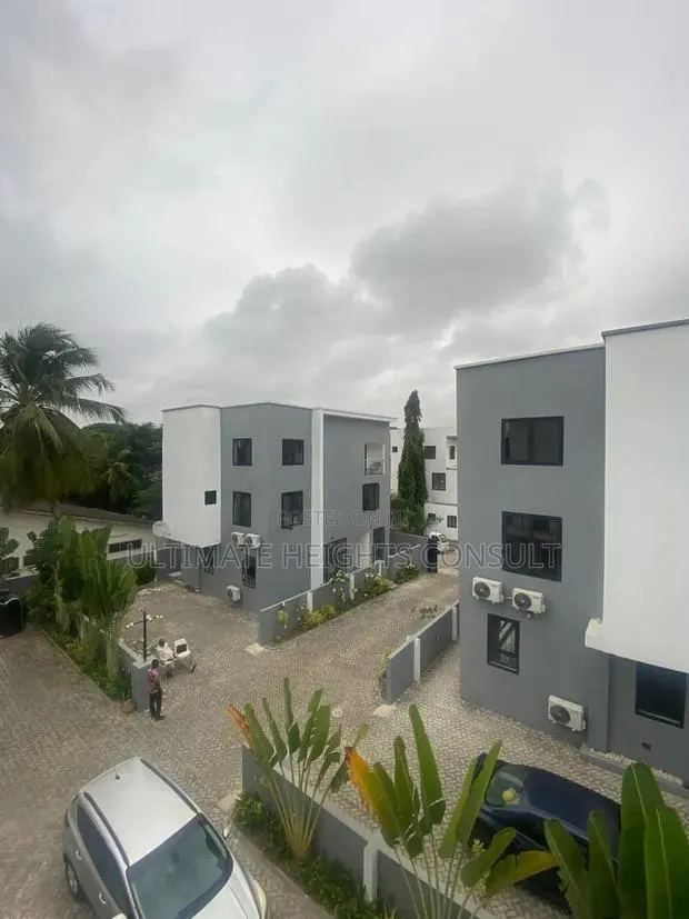 Furnished 4bdrm Townhouse/Terrace in Labone, Coffee Shop Area for sale · Photo 1