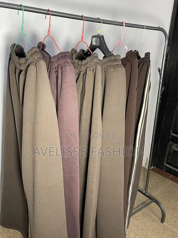 Unisex Cotton Joggers · Photo 1