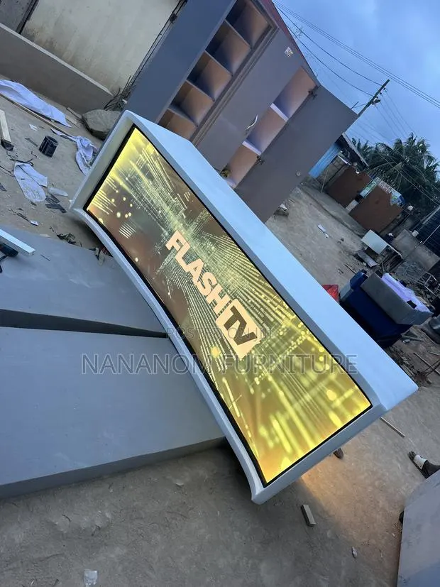 Modern New Desk · Photo 1