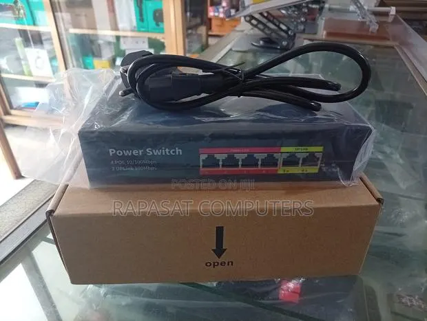 4 Port Smart Poe Switch · Photo 1