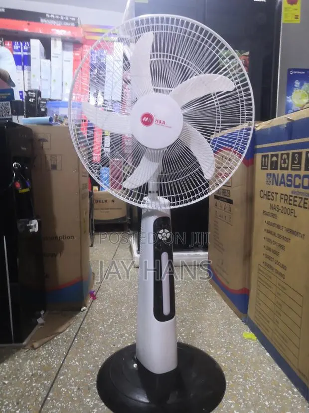 H a Rechargeable Fan · Photo 1