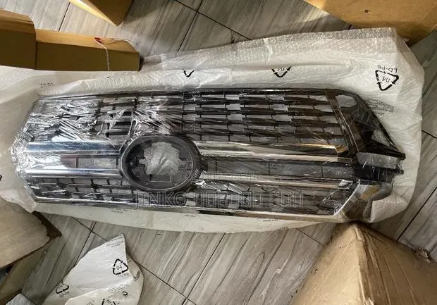 Toyota Landcruiser 2019 Grille · Photo 1