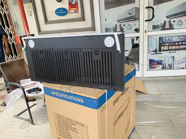 Zealous Sleek Black Heat Extractor Range Hood 90CM Kenwood · Photo 1