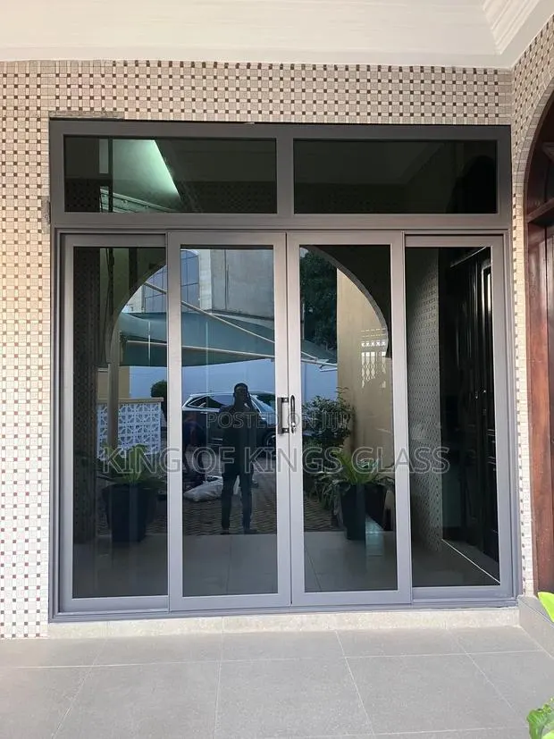 Traico Sliding Door · Photo 1