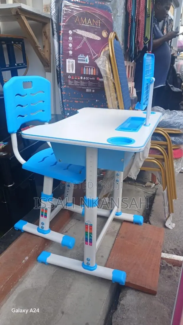 Children Desk · Photo 2