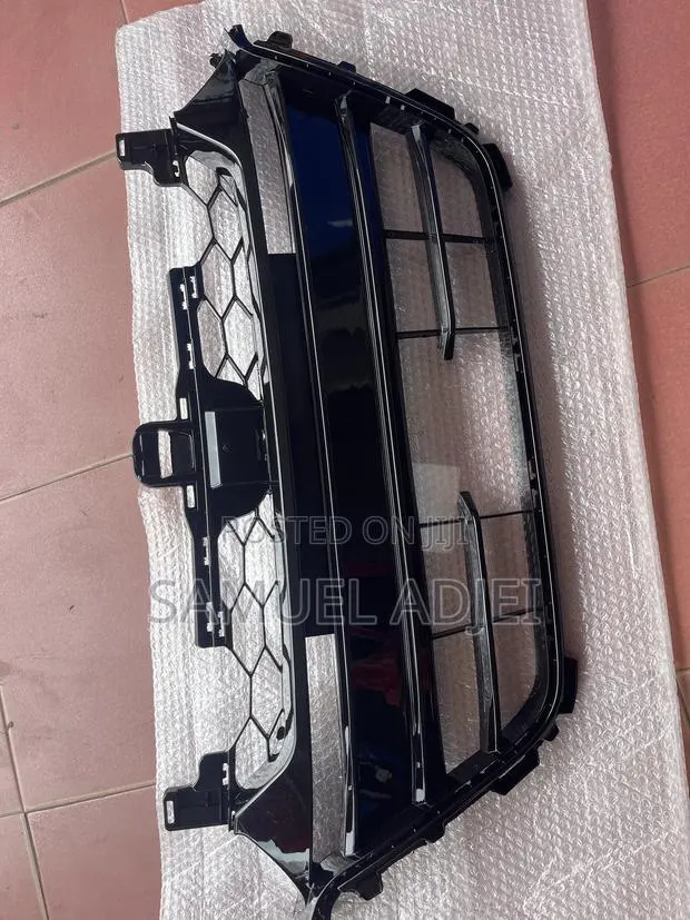 Honda Accord 2018 to 2020 Top Shell/Grille · Photo 1