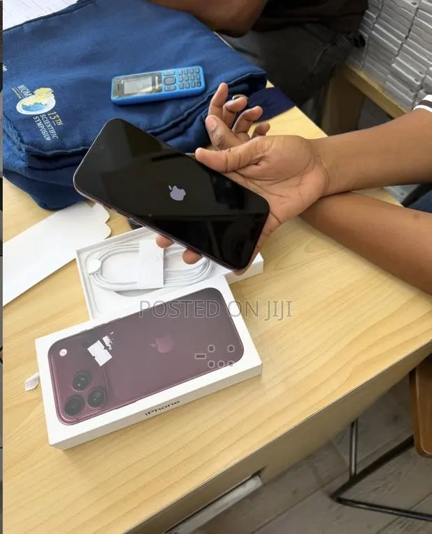 New Apple iPhone 18 Pro Max 512 GB Red · Photo 1