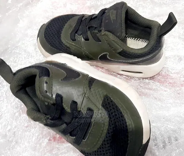 Comfortable Shoes for Children · Photo 1