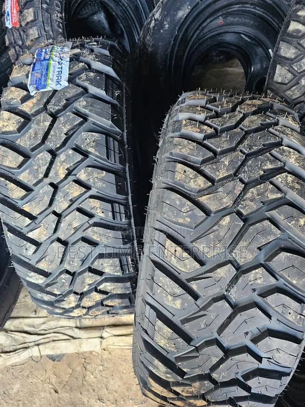 33/12.50 R20 Rough Tyres · Photo 1