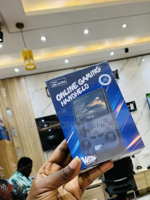 Newest Version J36 Ultra Retro Handheld Game Console · Photo 1