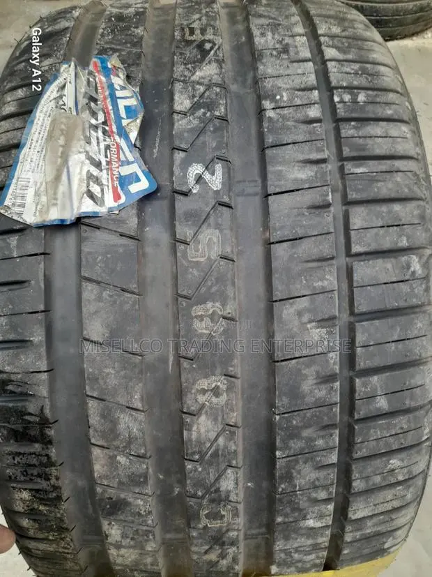 Car Tires 285/30r19 · Photo 1