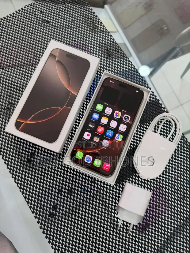 Apple iPhone 16 Pro Max 512 GB Gold · Photo 1
