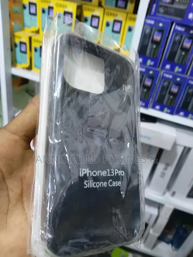 Iphome 13 Pro Pouch · Photo 1