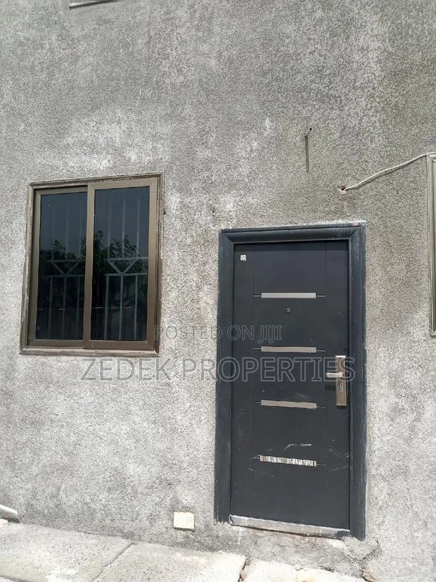 1bdrm Room & Parlour in Franko Estate for rent · Photo 1