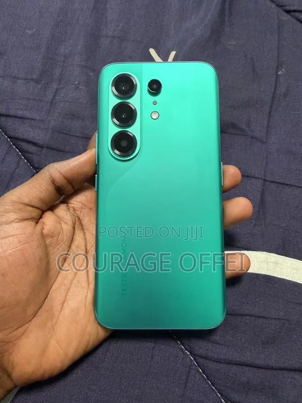 Tecno Camon 50 Pro 256 GB Green · Photo 1