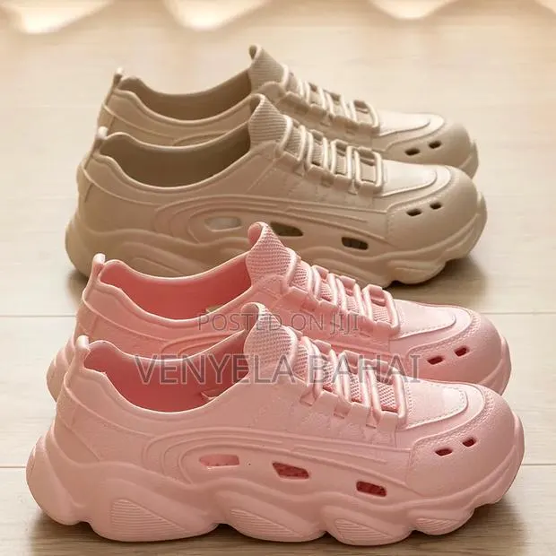 Stylish Chunky Sneakers · Photo 1