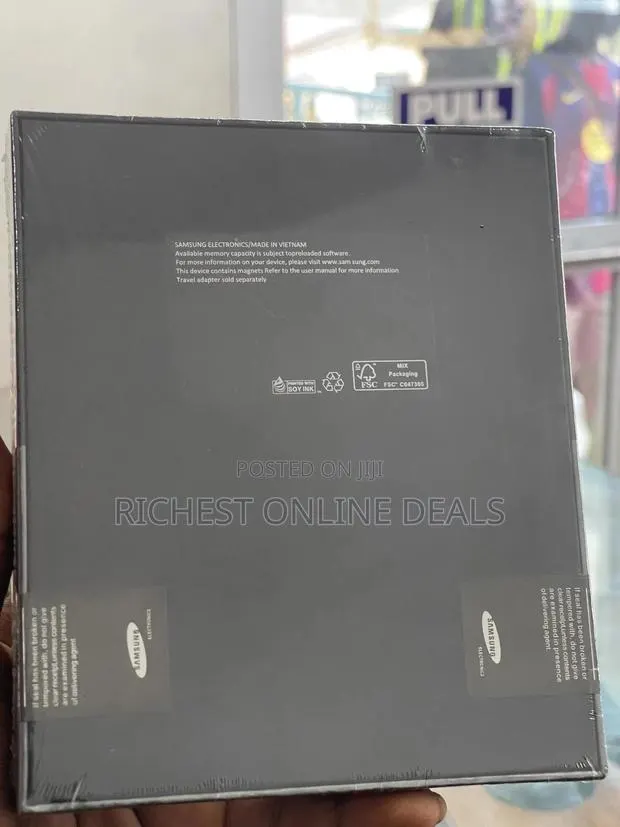 New Samsung Galaxy Z Fold4 256 GB Black · Photo 1