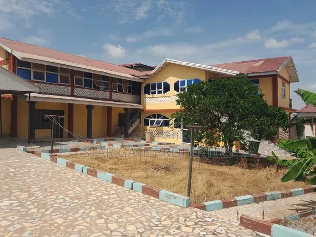 8bdrm House in Aboaso (, Kumasi Metropolitan for sale · Photo 1