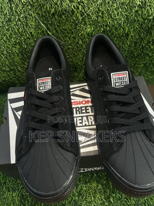 Vision Street Wear Suede Low-Top · Photo 1