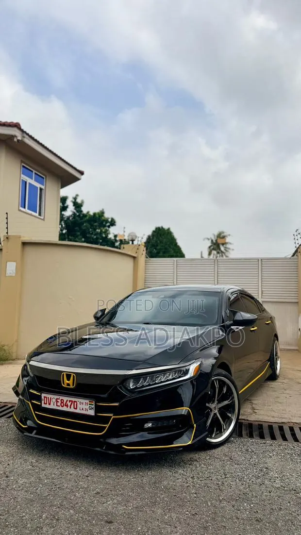 Honda Accord Touring 2018 Black · Photo 1