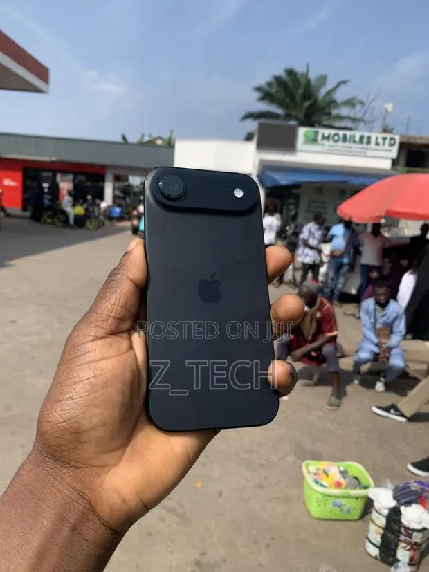 Apple iPhone Air 256 GB Black · Photo 1