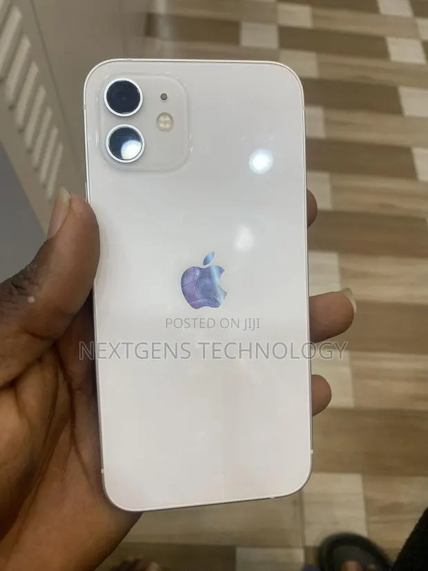 Apple iPhone 12 256 GB White · Photo 1