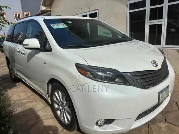 Toyota Sienna 2015 Pearl · Photo 1