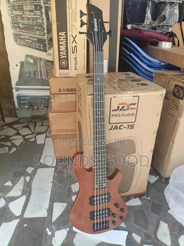 Ibanez Active Bass Guitar 5 Strings · Photo 1