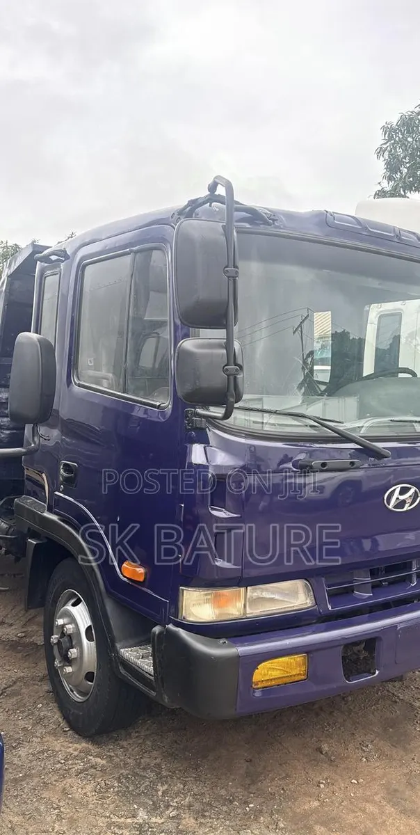 Hyundai 5ton Tipper Truck · Photo 1