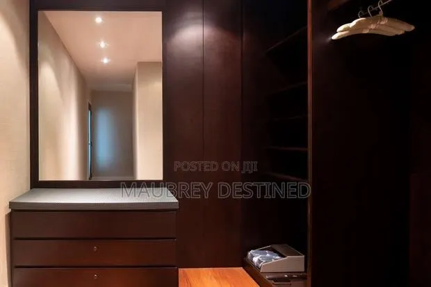 5-Star Luxury Serviced Corporate Executive Suite in Ridge – Pool View · Photo 4