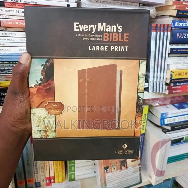 Every Man's Bible, Large Print · Photo 1