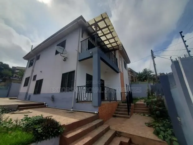 3bdrm House in Kwabenya for rent · Photo 1