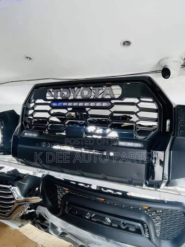 Tundra 2023 Model Front Bumper Complete · Photo 1