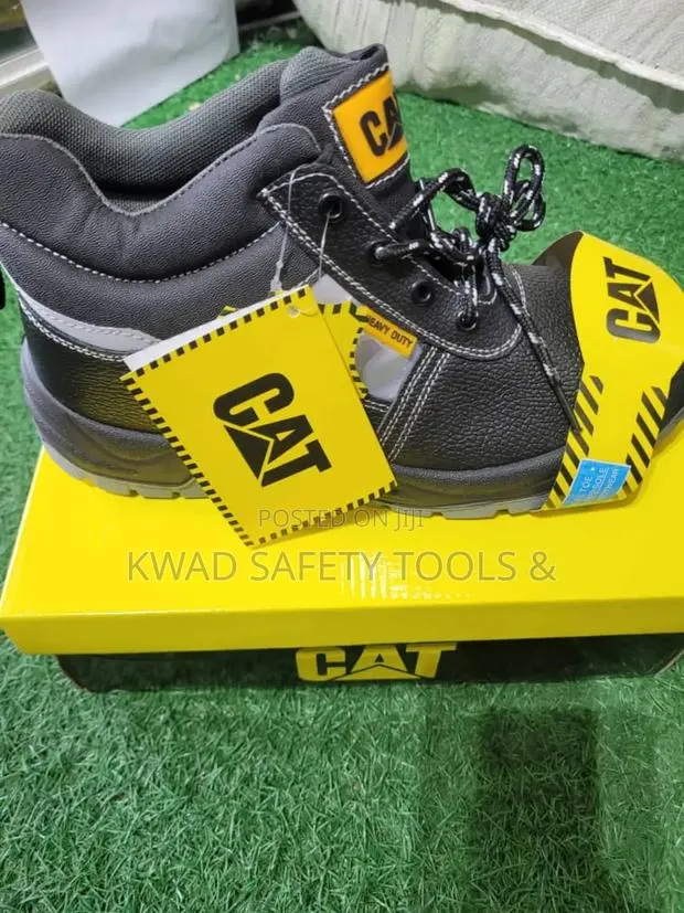 CAT Heavy Duty Safety Boot · Photo 1