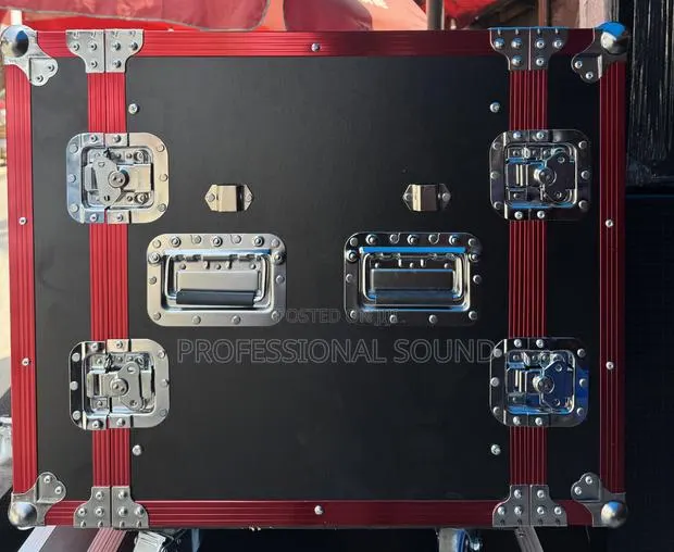 Heavy 12unit Amplifier Rack · Photo 1