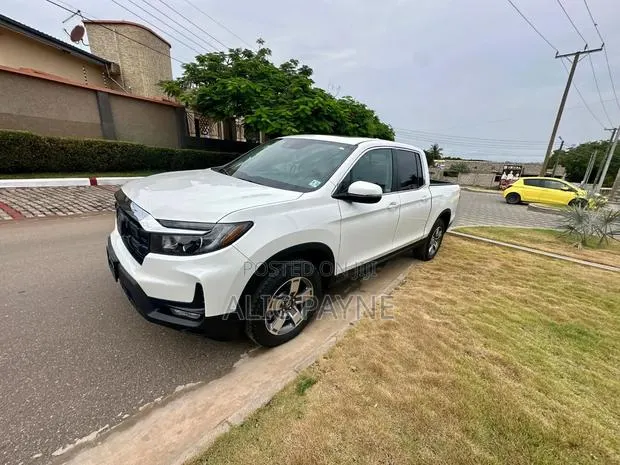 Honda Ridgeline Black Edition Crew Cab AWD SB 2026 White · Photo 1