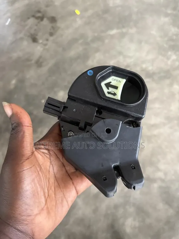 Accord Boot Lock/Latch 2013,2014,2015,2016,2017 · Photo 1