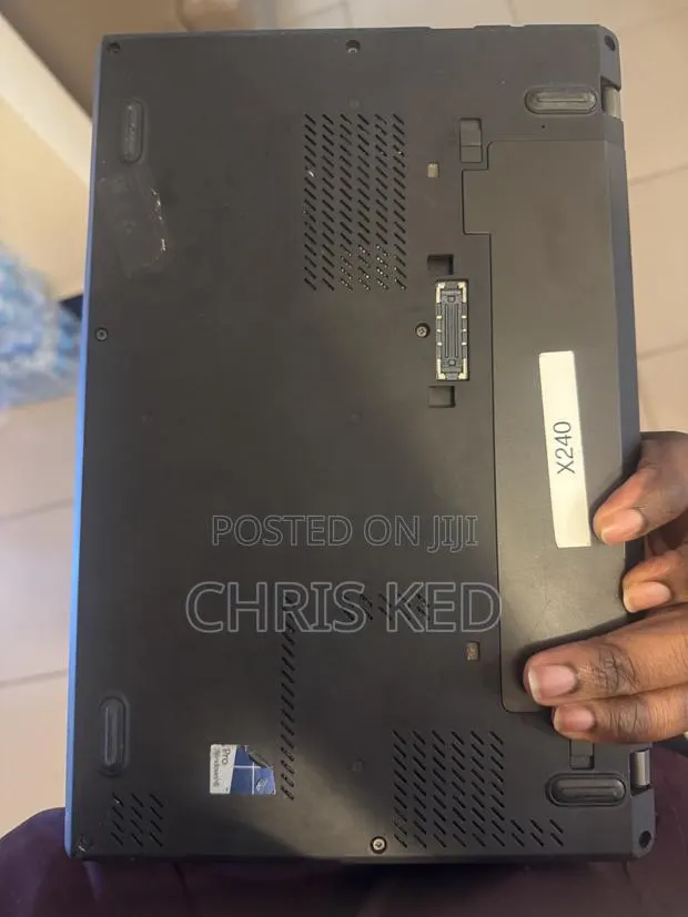 Laptop Lenovo ThinkPad X240 4GB Intel Core i5 HDD 512GB · Photo 1
