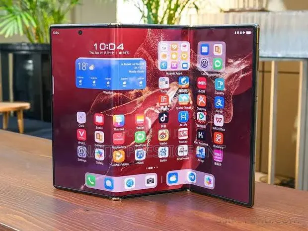 New Huawei Mate XT Ultimate Design 512 GB Black · Photo 1