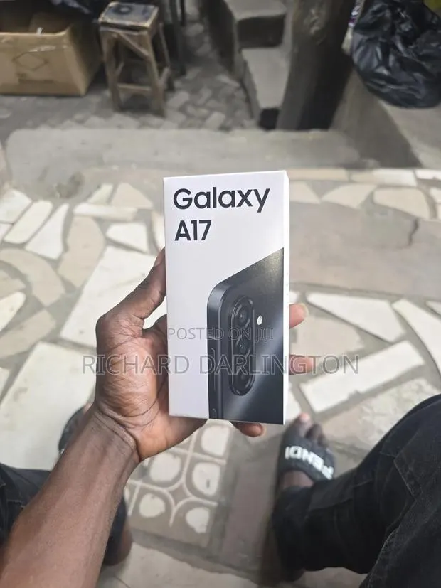 New Samsung Galaxy A17 128 GB Black · Photo 1