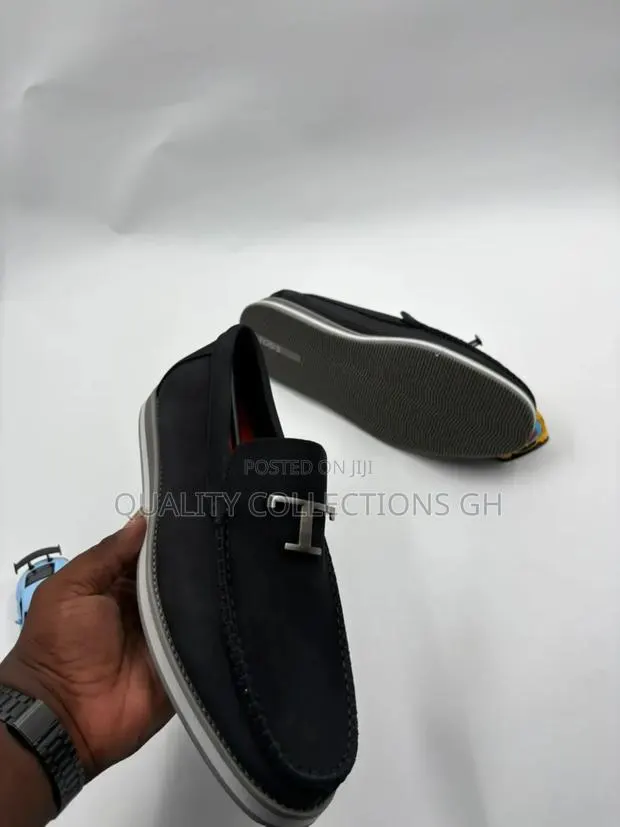 Tods Black Loafers · Photo 1