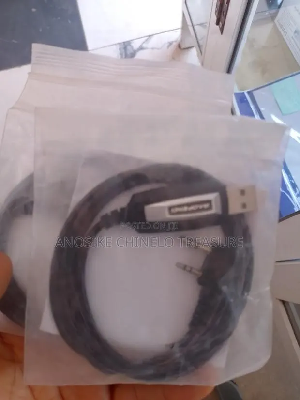 USB to 3.5mm Audio Cable – USB Male to AUX Male · Photo 1