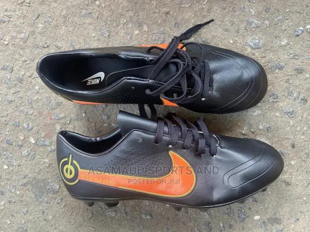 Original Football Boot · Photo 1