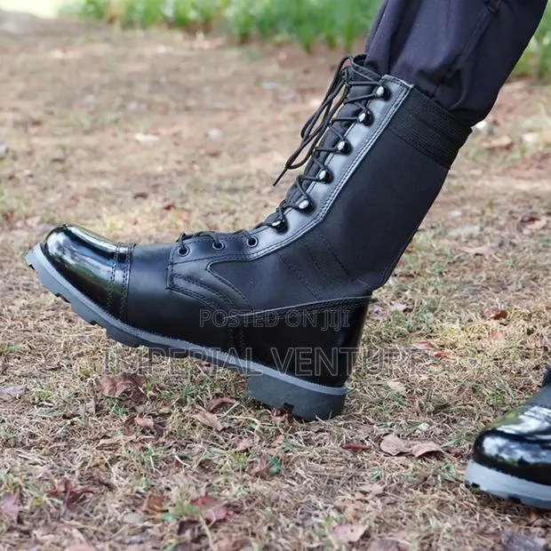 Armstrong Black Boots · Photo 1