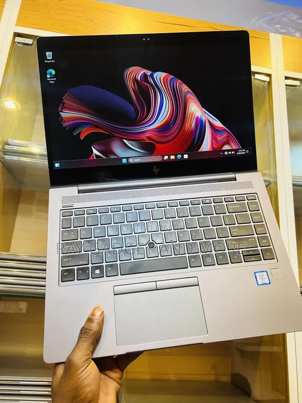 Laptop HP ZBook 14u G5 8GB Intel Core i5 SSD 256GB · Photo 1