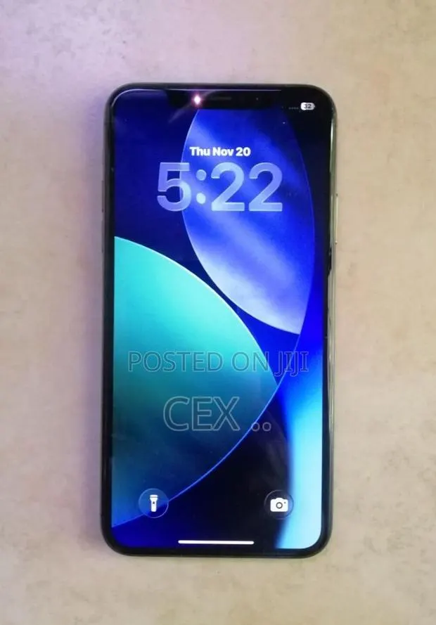Apple iPhone 11 Pro Max 64 GB Green · Photo 1