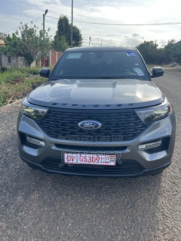 Ford Explorer Base 4x4 2020 Gray · Photo 1