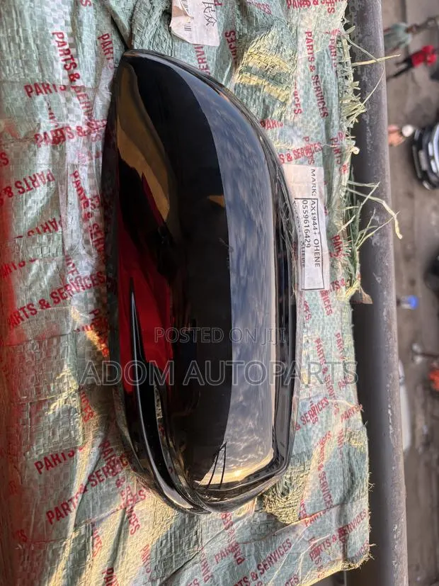 Honda CRV Mirror Cover 2017 2018 2019 2020 2021 2022 · Photo 1